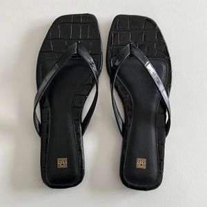 Toteme Croc-effect Leather Flip Flop Sandals - Black